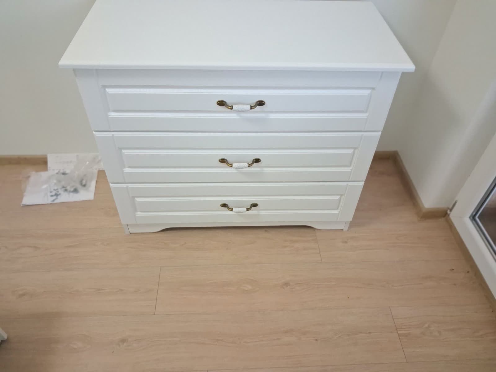 Classic white chest of drawers
